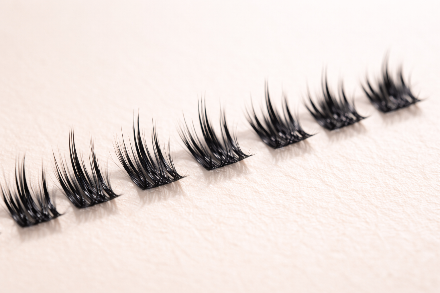 DIY – Wispy Light Cluster Lashes